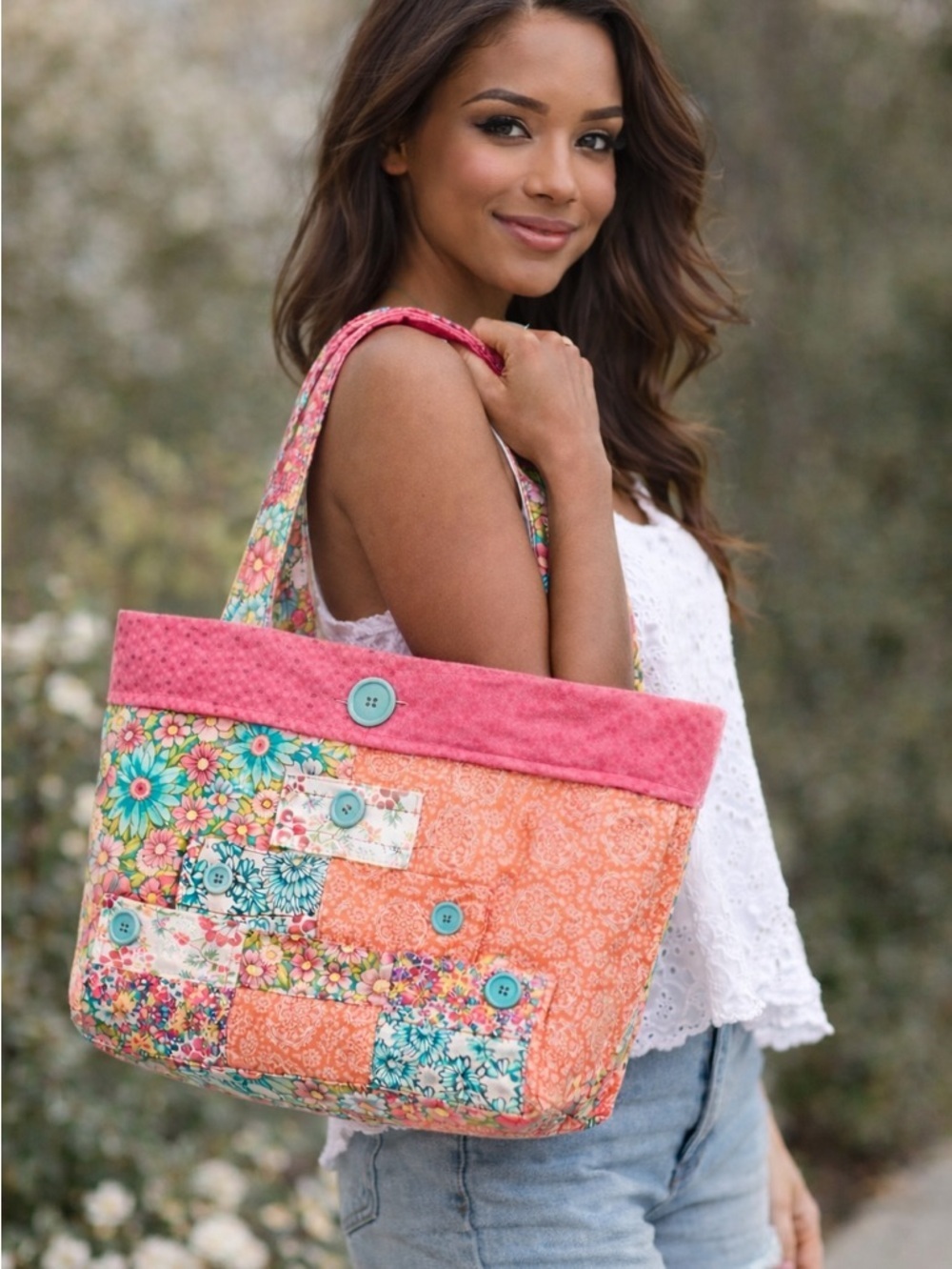 Handmade Floral Patchwork Tote Bag Set w/ Matching Wallet,Eyeglass Case, & Pouch - Picture 4 of 14